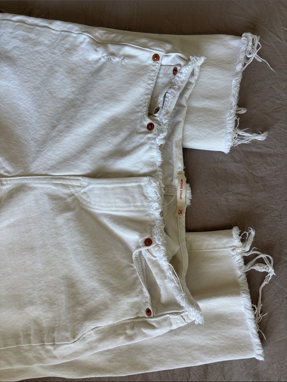 Levi's White Wedgie Straight Ankle Jeans - Picture 2 of 6